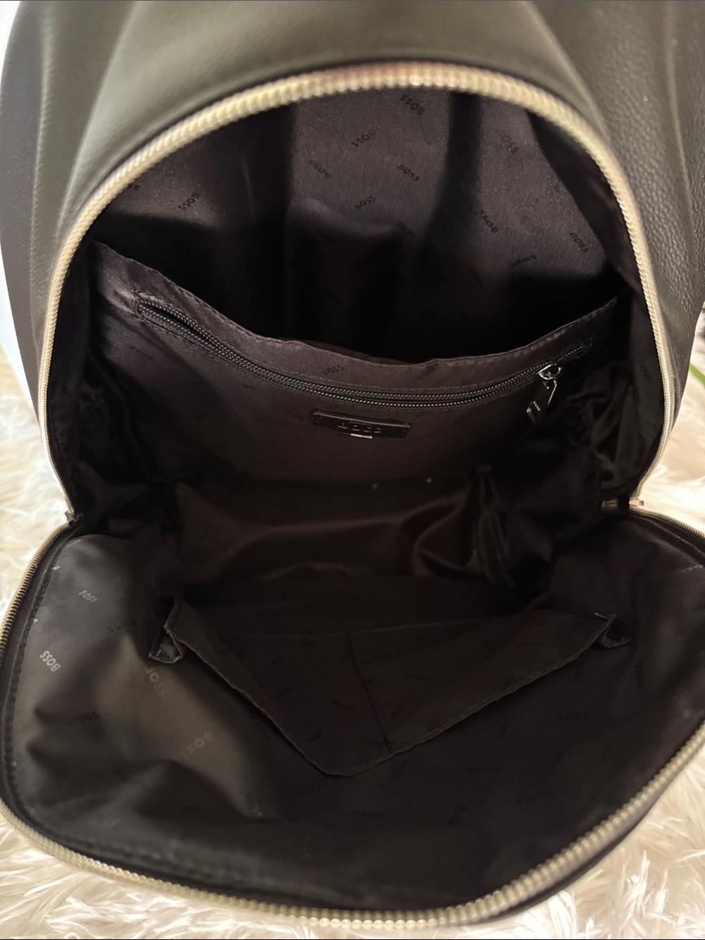 Men's Ray Solid Color Backpack - Picture 13 of 13